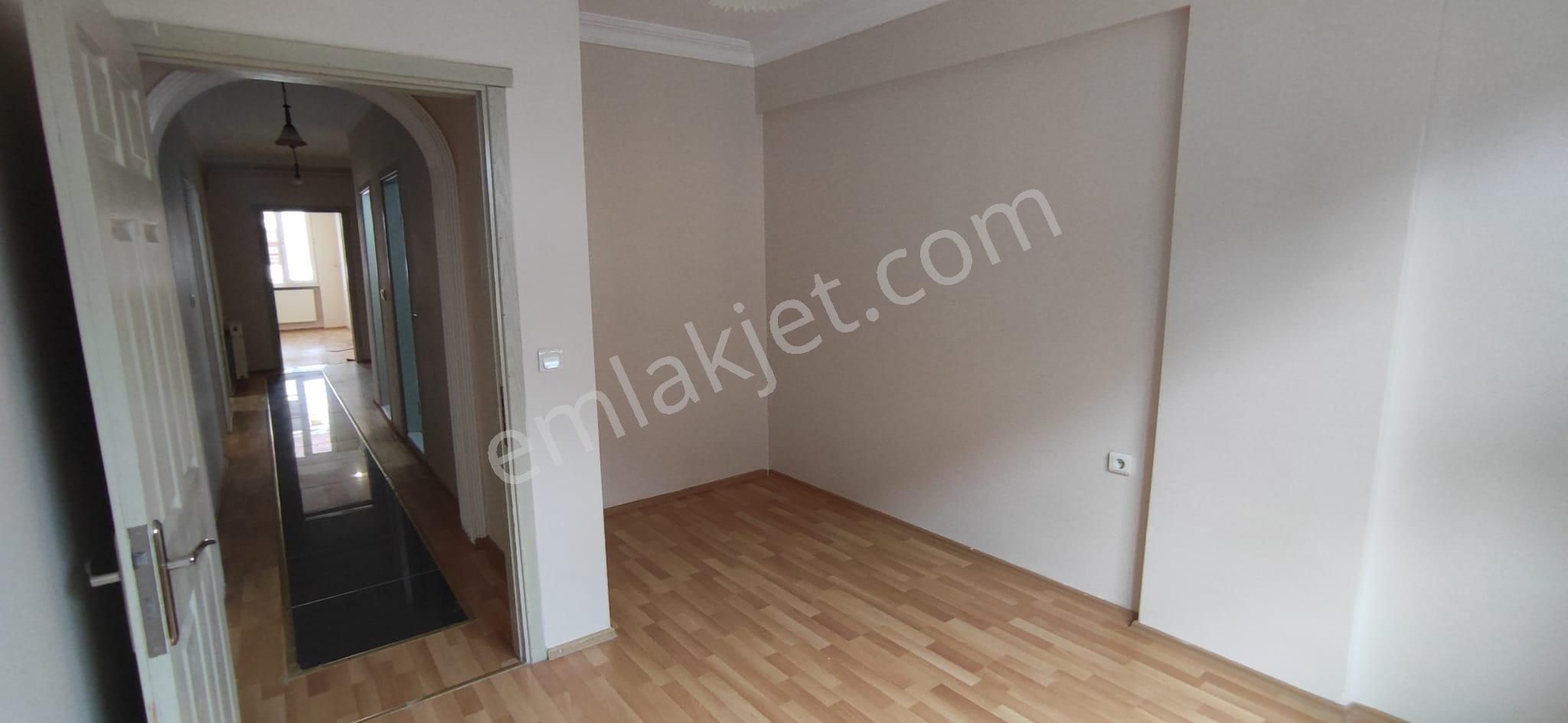 Elfi Den Paşaalanı Mahallesi Kiralık 3+1 Daire - Görsel 13