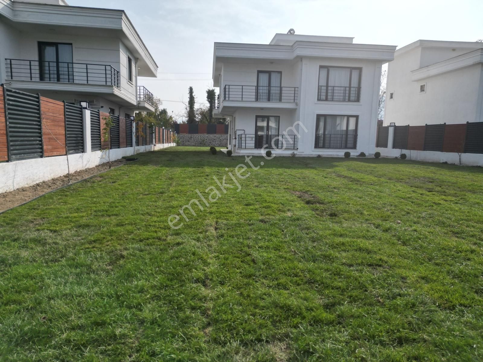 Turyap Sapanca İpekyolunda Özel Dizayn Müstakil Bahçeli 4+1villa - Görsel 2