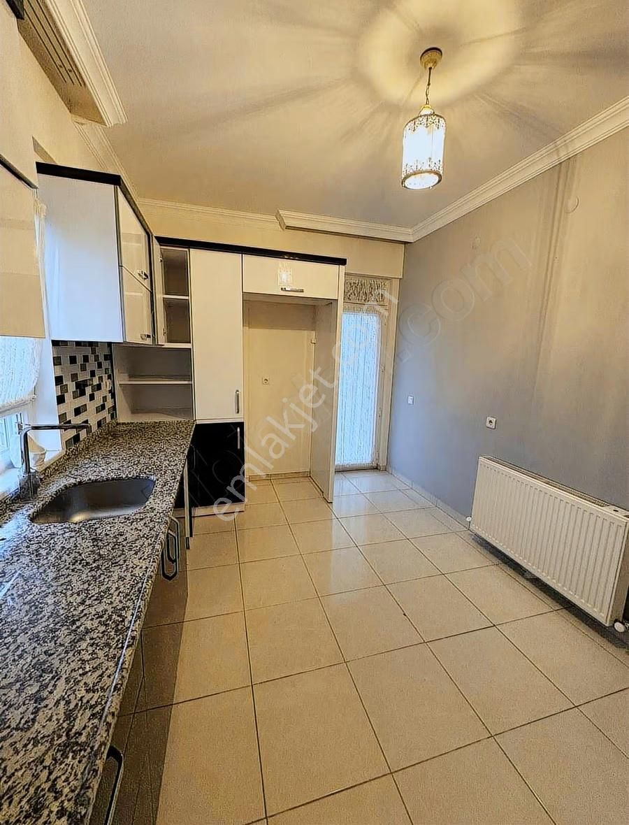 Serik Salı Pazarı Havuzlu Sitede Doğalgazlı 3+1 Kiralık Daire - Görsel 3
