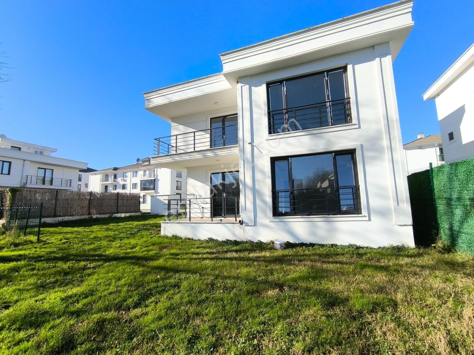 Turyap Sapanca İpekyolu Sitede Büyük Müstakil Bahçeli 4+1villa - Görsel 13