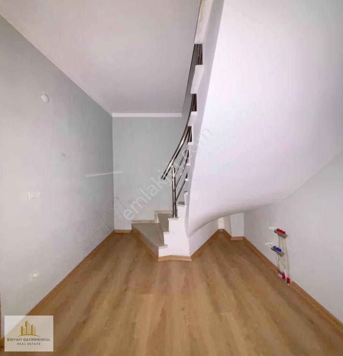 Sancaktepe'de Sarıgazi Metro Durağına Yürüme Şık Kullanışlı 3+1! - Görsel 22