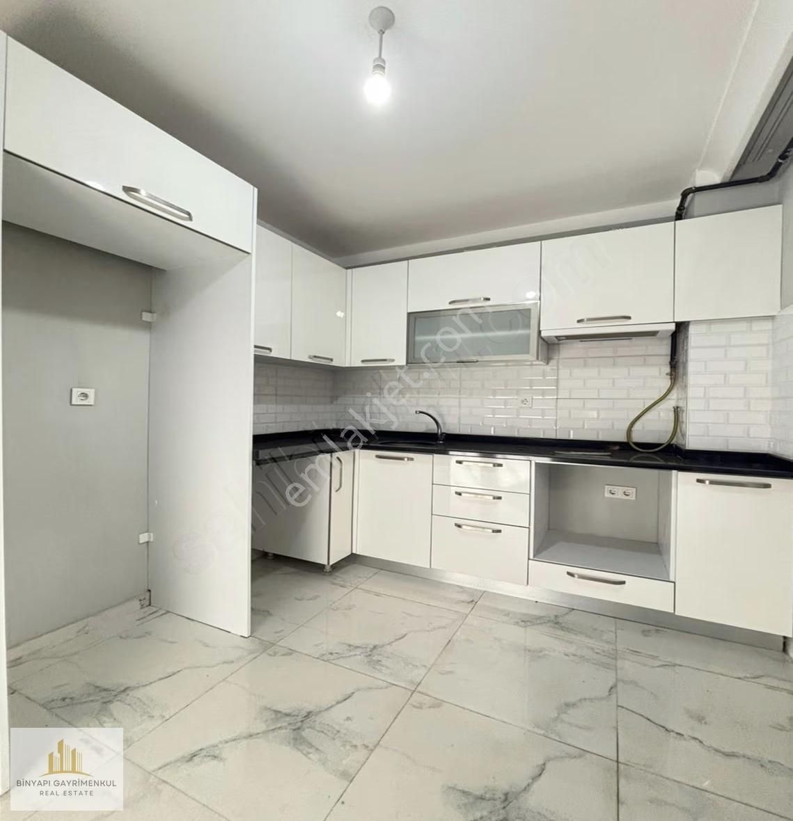 Sancaktepe'de Sarıgazi Metro Durağına Yürüme Şık Kullanışlı 3+1! - Görsel 20