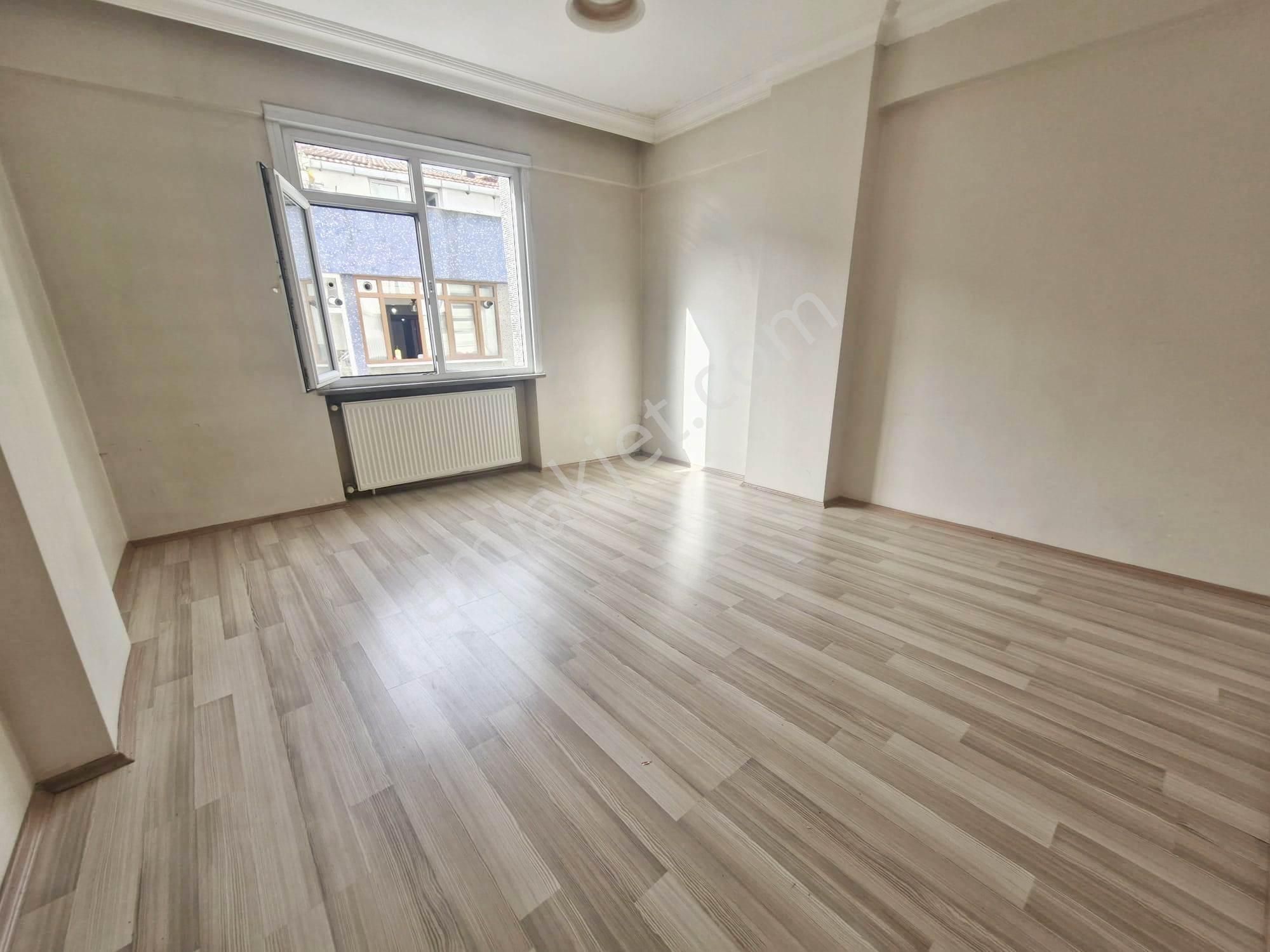 Bilal Habeşi Cami Yakını Cadde Üstü Kiralık 2+1 3. Kat Daire