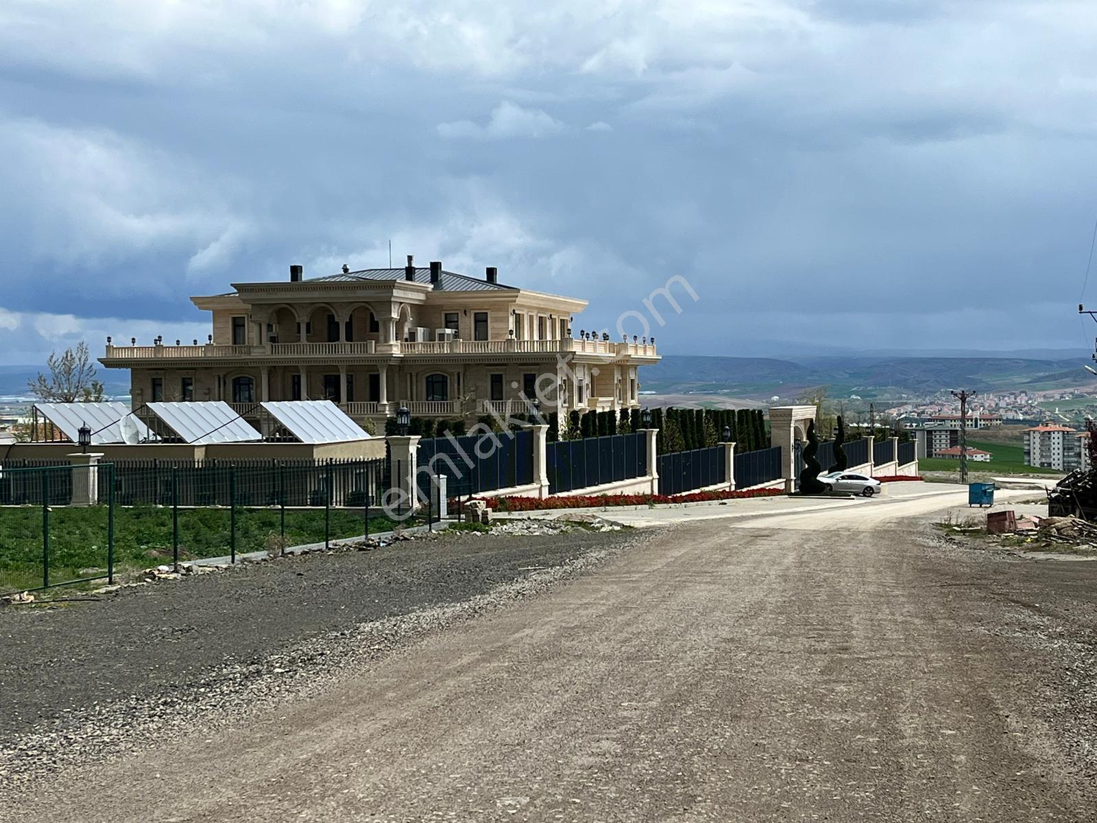 İmaremlak2'den Saray Manzaralı Villaların İçerisinde Satılıkarsa - Görsel 8