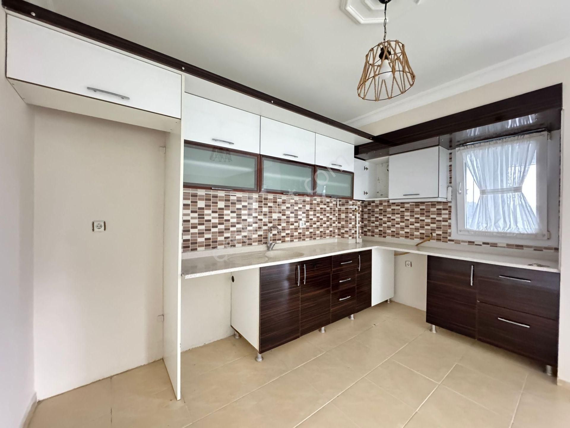 Kuşadası'nda 3+1 Önü Açık Cam Balkonlu Geniş Satılık Lüks Daire - Görsel 10