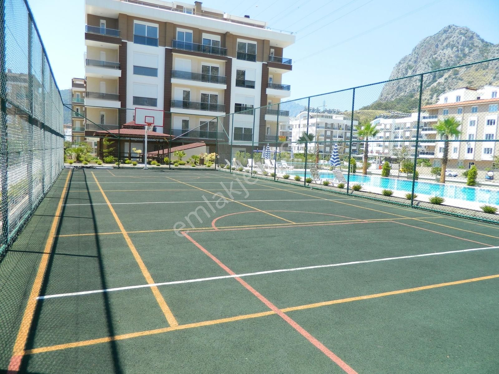 Bölgenin En Büyük Huzurlu Sitesinde.5+1 Büyük Daire.krediye Açık - Görsel 12