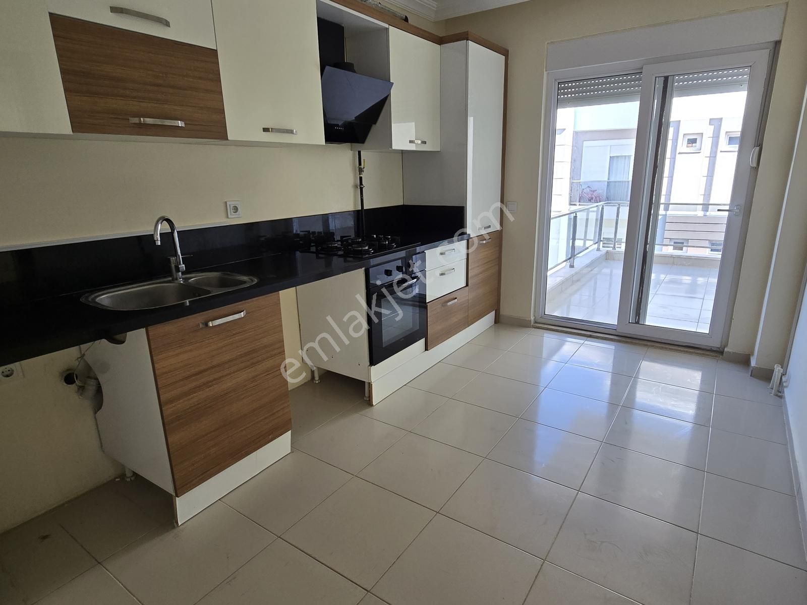 Bölgenin En Büyük Huzurlu Sitesinde.5+1 Büyük Daire.krediye Açık - Görsel 23
