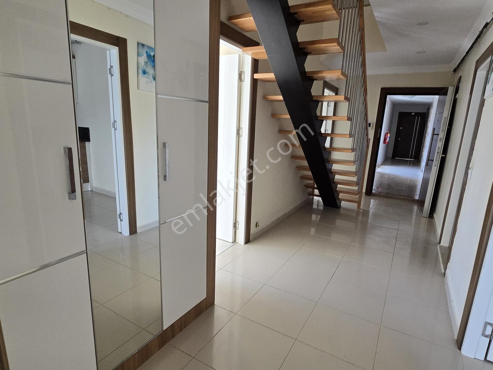 Bölgenin En Büyük Huzurlu Sitesinde.5+1 Büyük Daire.krediye Açık - Görsel 26