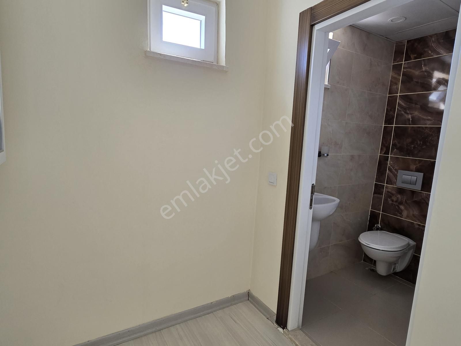 Bölgenin En Büyük Huzurlu Sitesinde.5+1 Büyük Daire.krediye Açık - Görsel 24