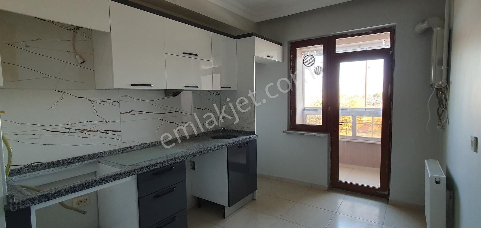 Gazi Yakup Satar Cd. Üzeri Geniş, Ebeveyn Banyolu Kiralık 3+1