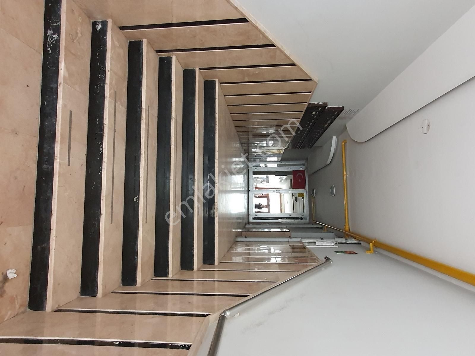 Gazi Yakup Satar Cd. Üzeri Geniş, Ebeveyn Banyolu Kiralık 3+1 - Görsel 9