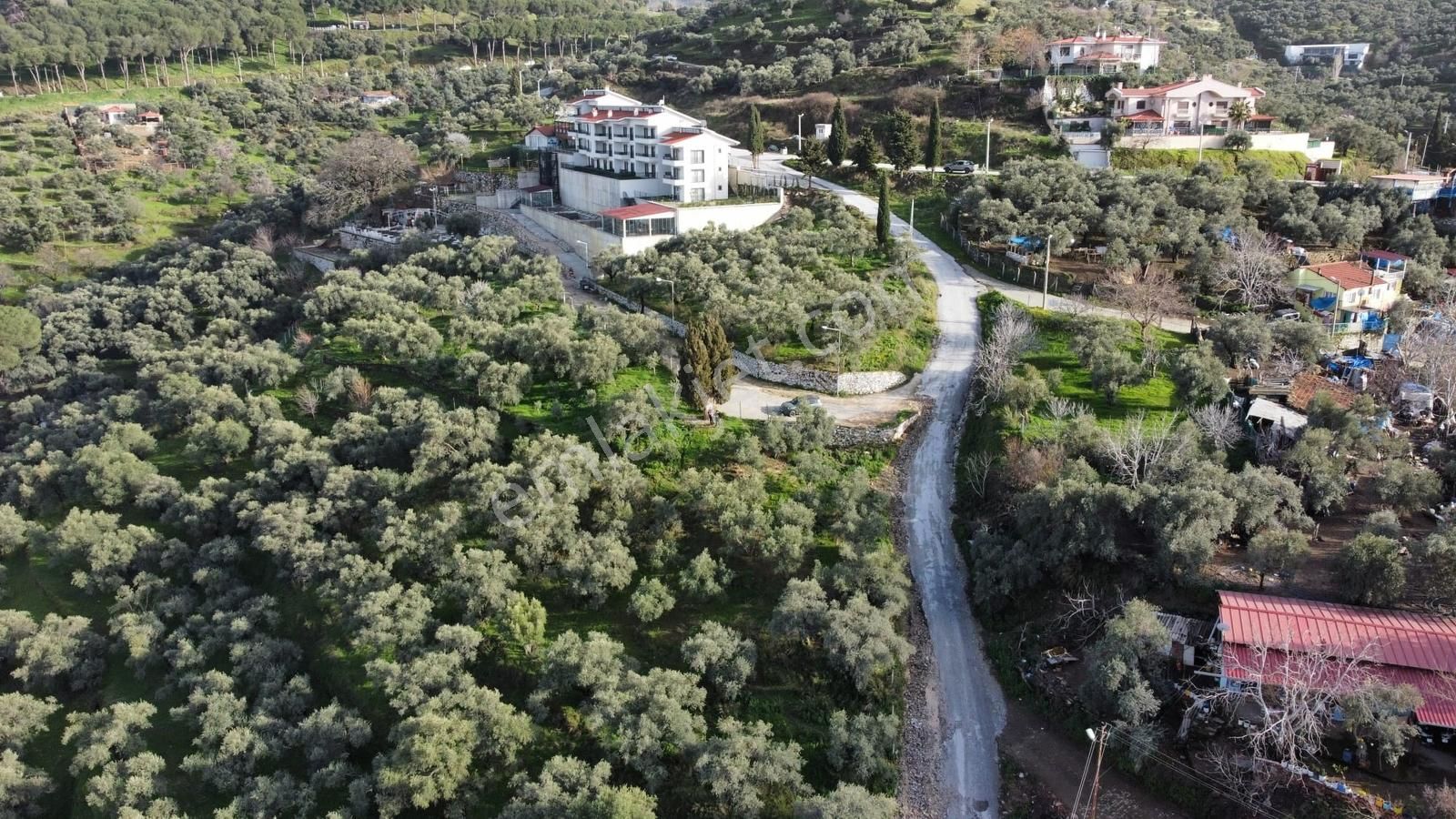 Tire'de Manzara Sevenler İçin Kaçırılmayacak Fırsat Arsa