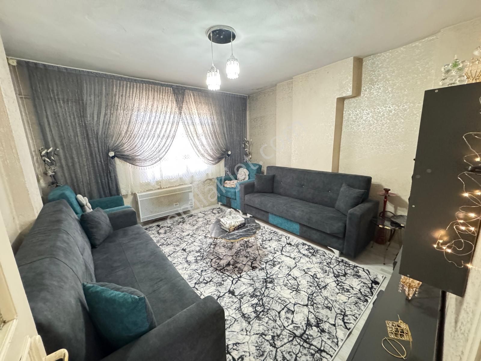 Üç Kardeşler'den İsmetpaşa Mh 1+1 70m2 Masrafsız Ara Kat Daire