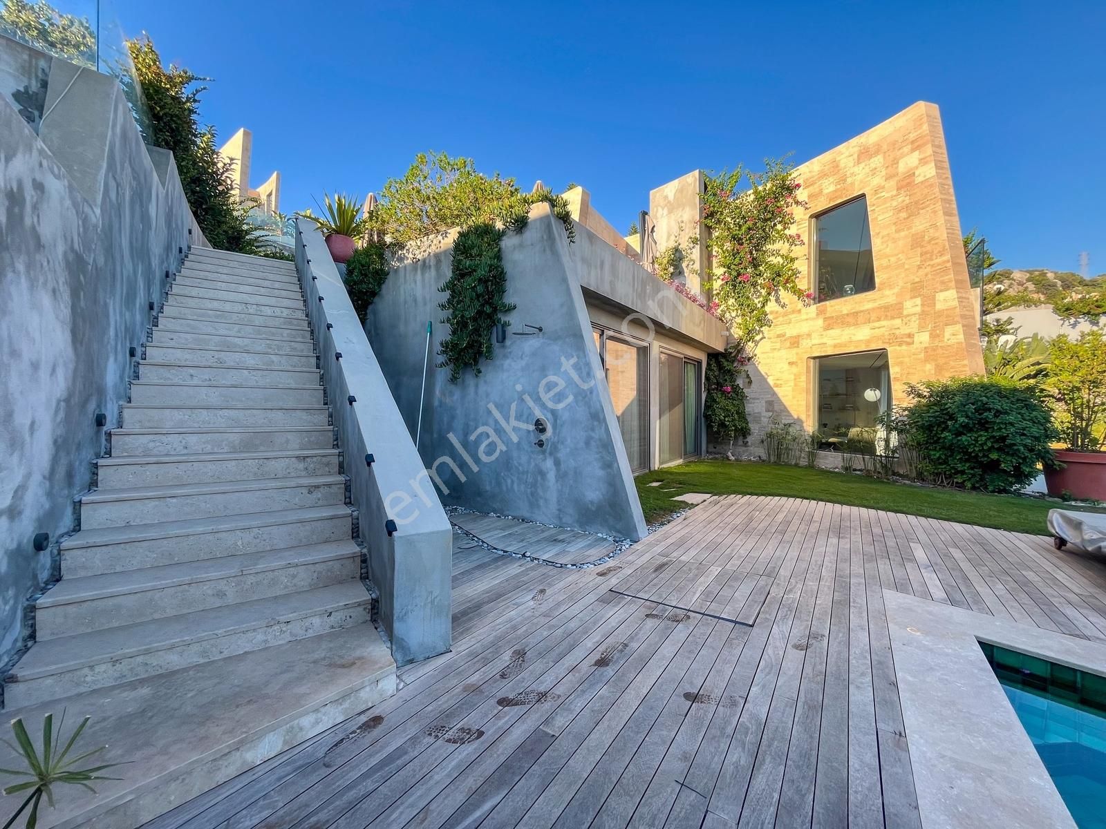 Bodrum Merkez'de Kiralık Deniz Manzaralı 6+2 Ultra Lüks Villa - Görsel 19