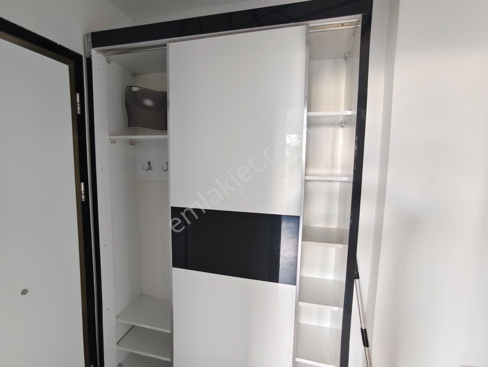 Kuşadası Merkezde Kiralık 2+1 Boş Daire Yeni Klima Ve Termosifon - Görsel 19