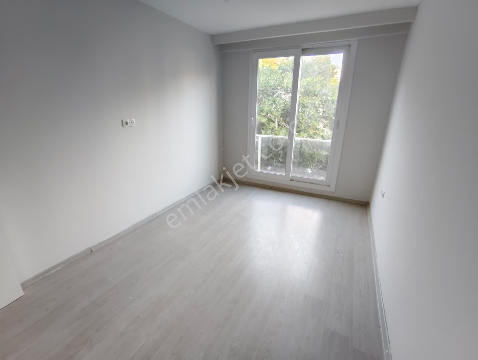 Kuşadası Merkezde Kiralık 2+1 Boş Daire Yeni Klima Ve Termosifon - Görsel 6