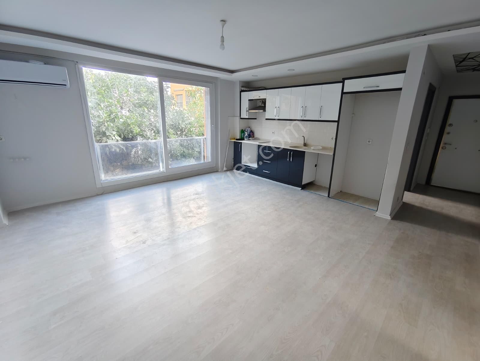 Kuşadası Merkezde Kiralık 2+1 Boş Daire Yeni Klima Ve Termosifon - Görsel 4