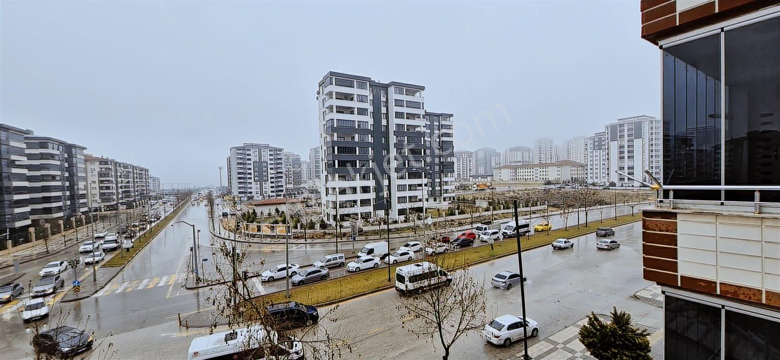 Akkent De Satılık Büyük Balkonlu Daire