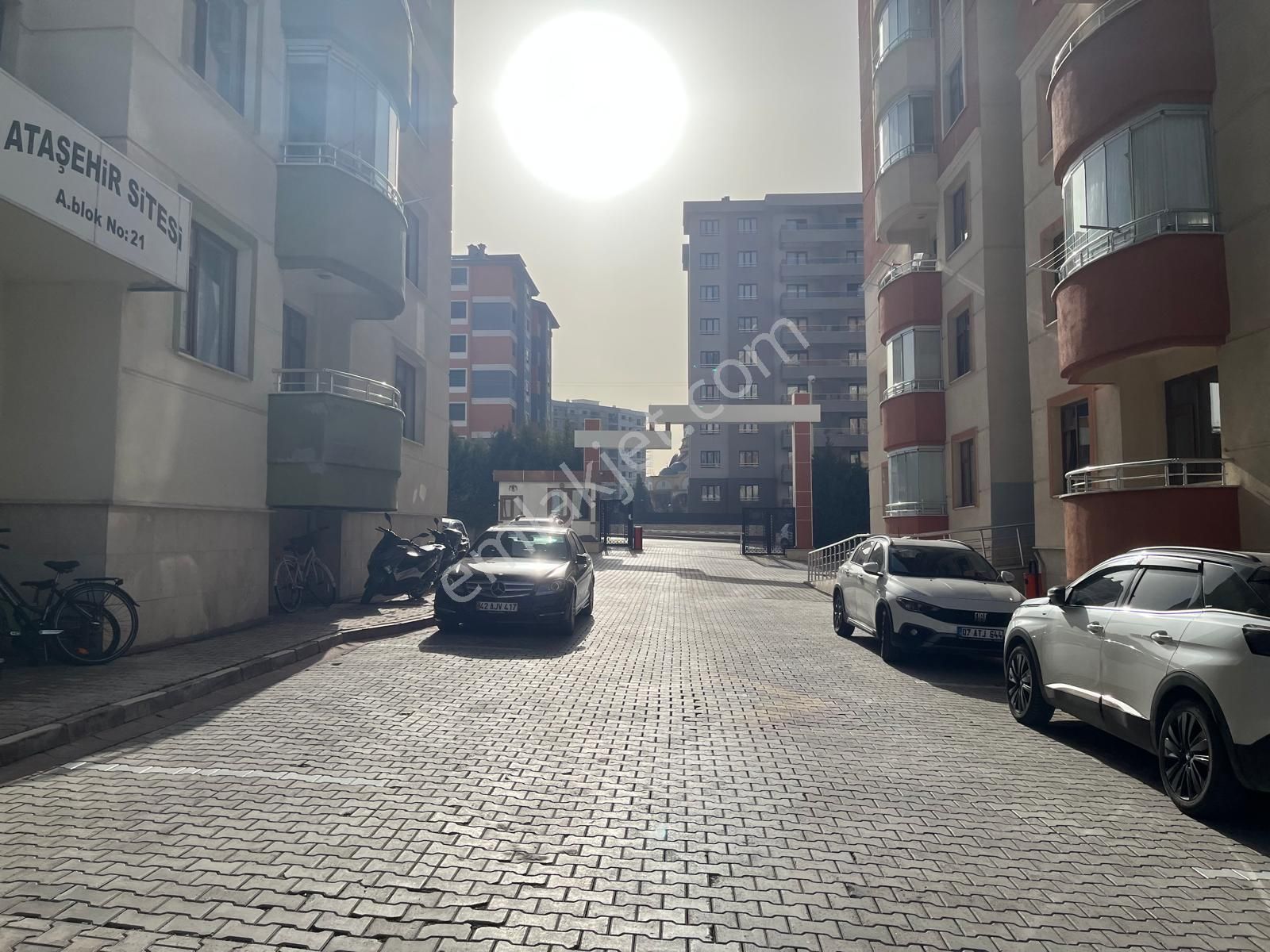 Sancak Mh Ataşehir Sitesinde 3+1 İçerisi Full Yapılı Kiralık Daire - Görsel 3