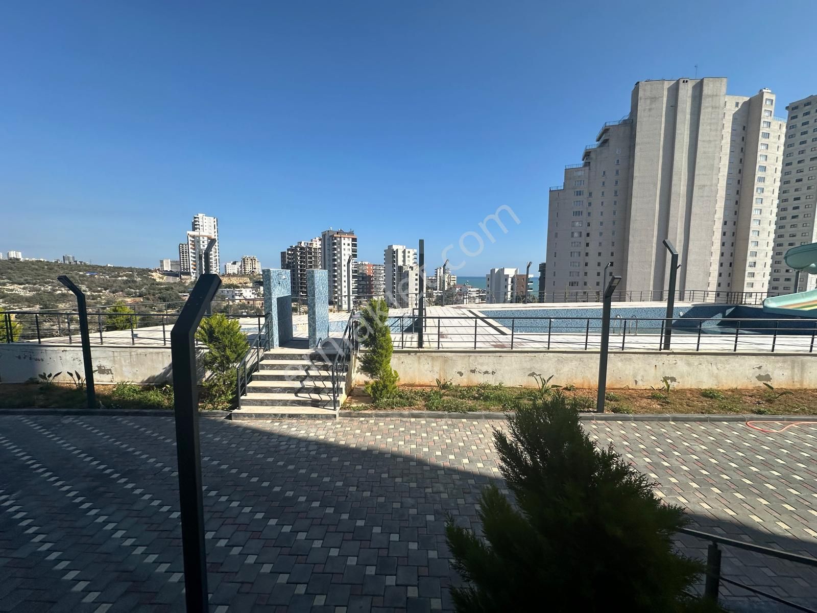 Ayaş Erdemli'de Havuz Manzaralı, 1+1 Yazlık Daire - Görsel 23