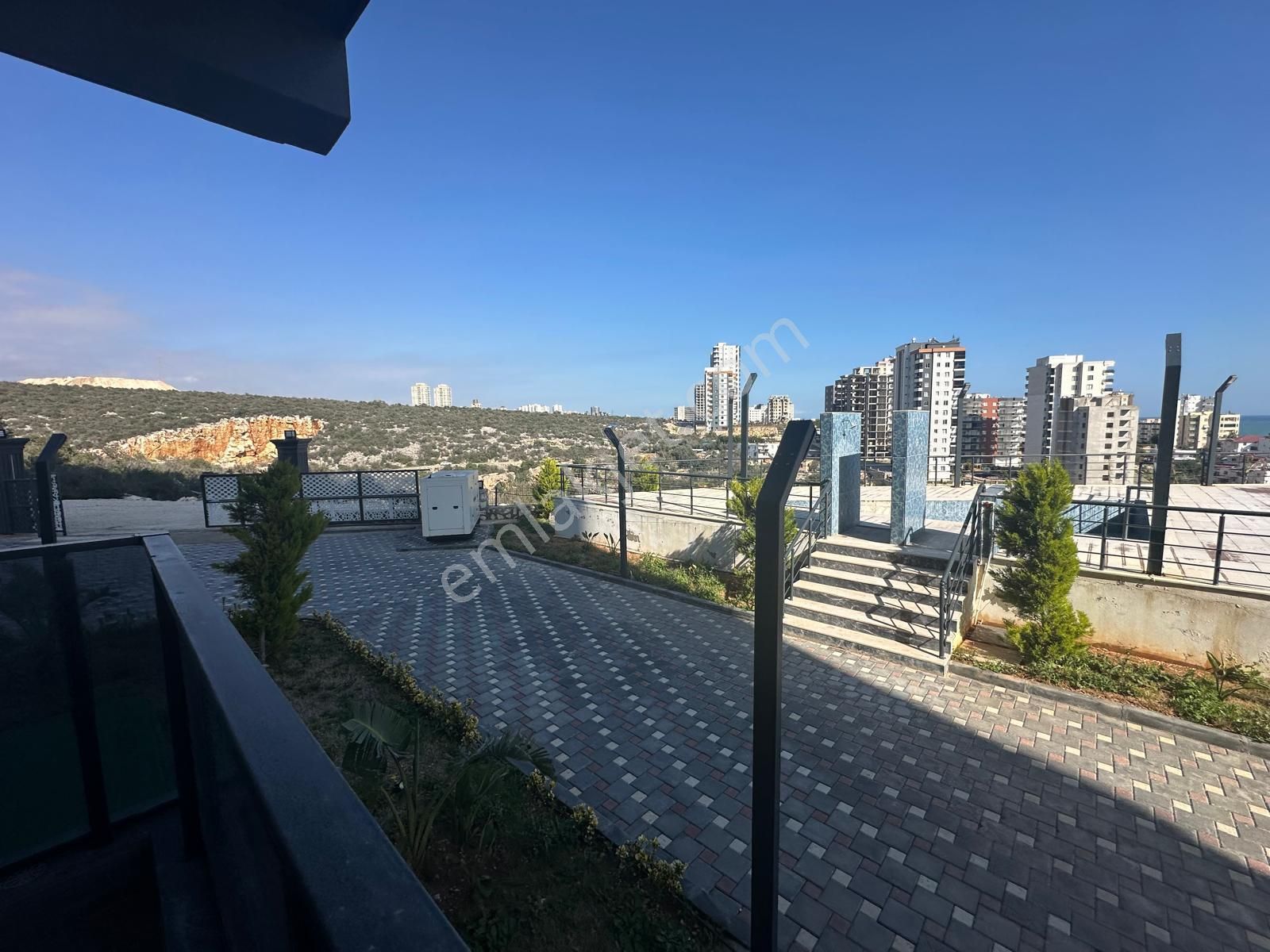 Ayaş Erdemli'de Havuz Manzaralı, 1+1 Yazlık Daire - Görsel 24