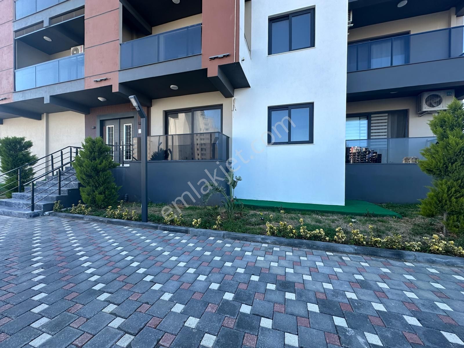 Ayaş Erdemli'de Havuz Manzaralı, 1+1 Yazlık Daire - Görsel 2