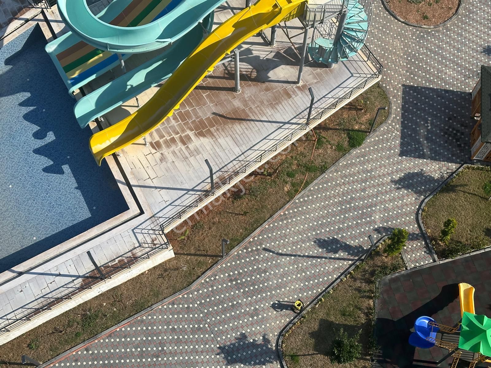 Ayaş Erdemli'de Havuz Manzaralı, 1+1 Yazlık Daire - Görsel 27