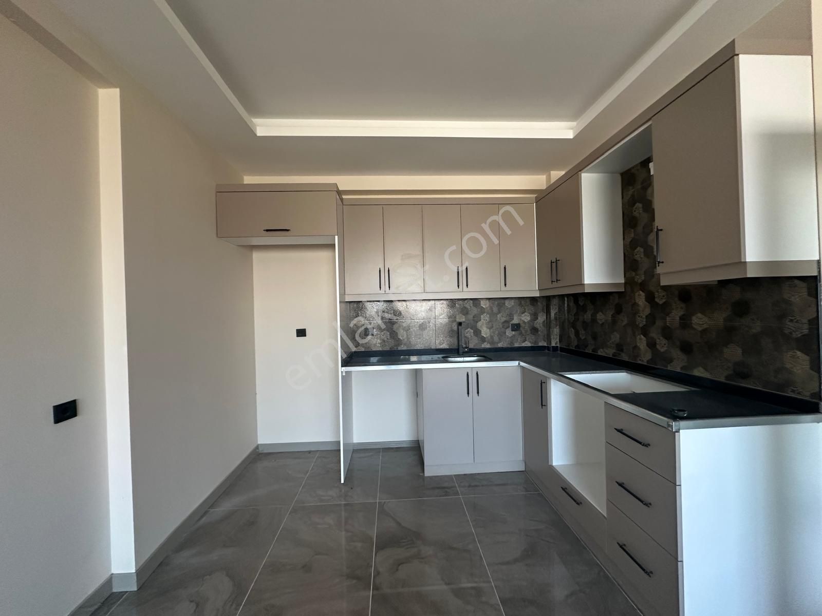 Ayaş Erdemli'de Havuz Manzaralı, 1+1 Yazlık Daire - Görsel 5