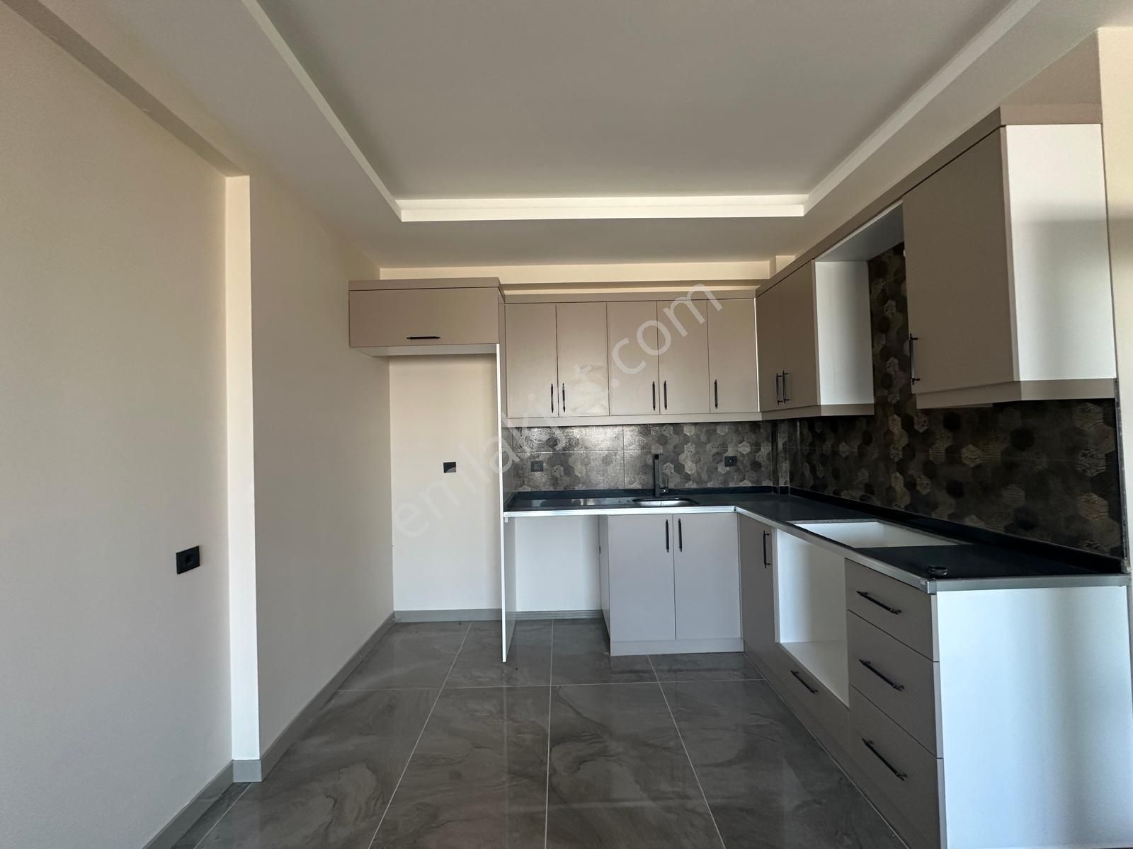 Ayaş Erdemli'de Havuz Manzaralı, 1+1 Yazlık Daire - Görsel 4