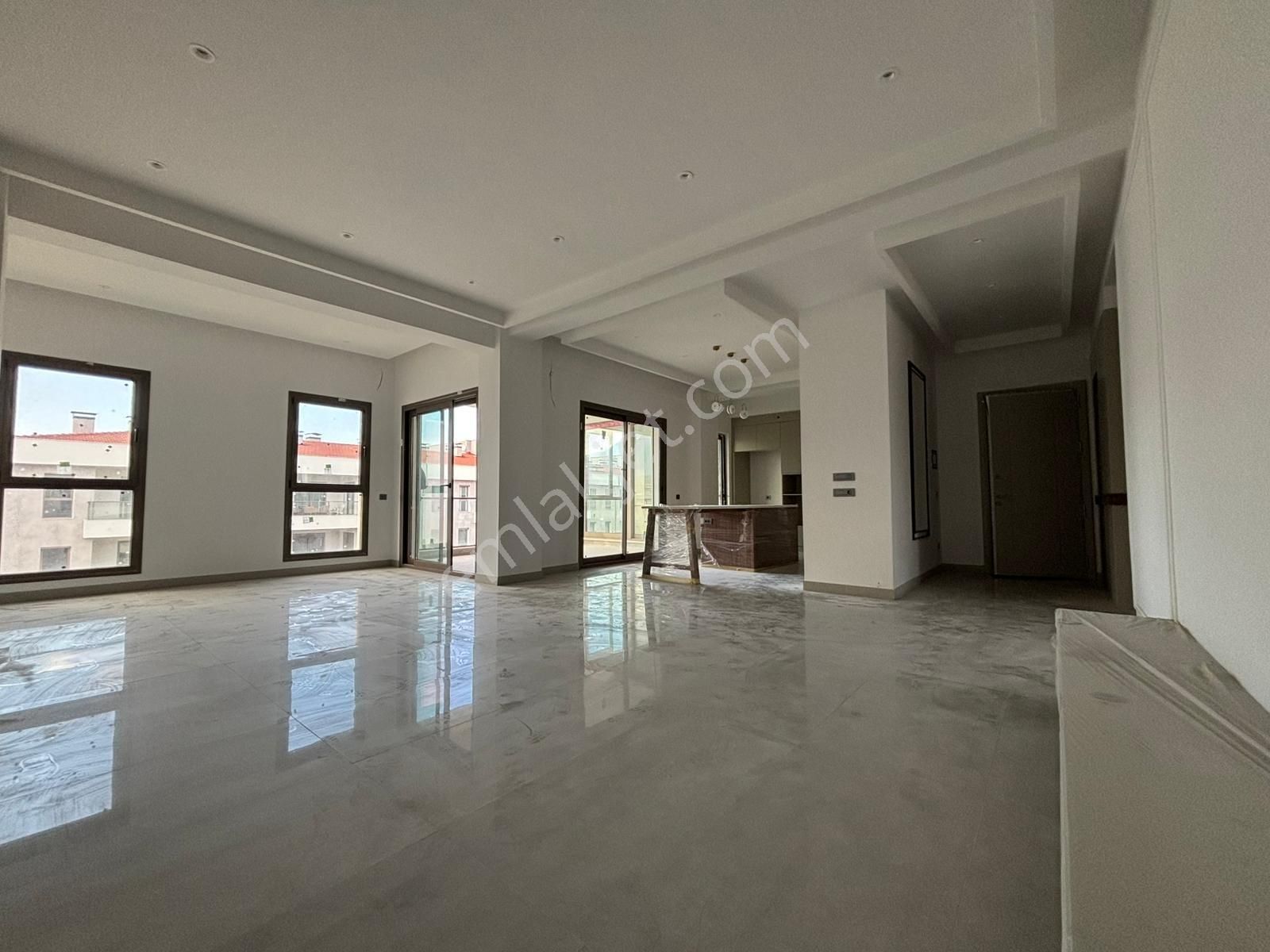 Demirler'den Selçukbey'de Yüzme Havuzlu Site Konsept Lüks 3+1 - Görsel 28