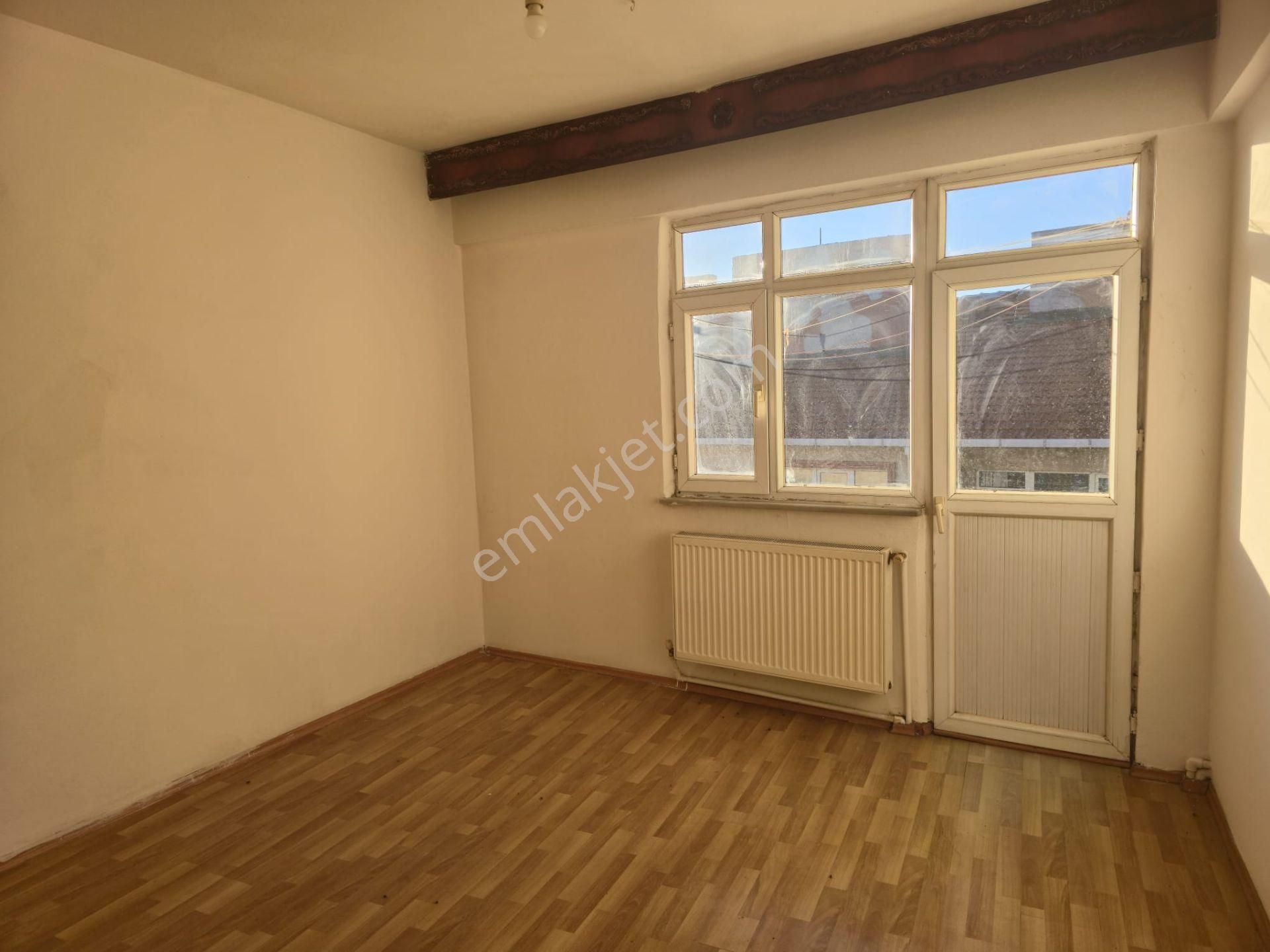 Reşadiye Mah. Türbe Karşısı Kiralık 2+1 Geniş Daire - Görsel 4