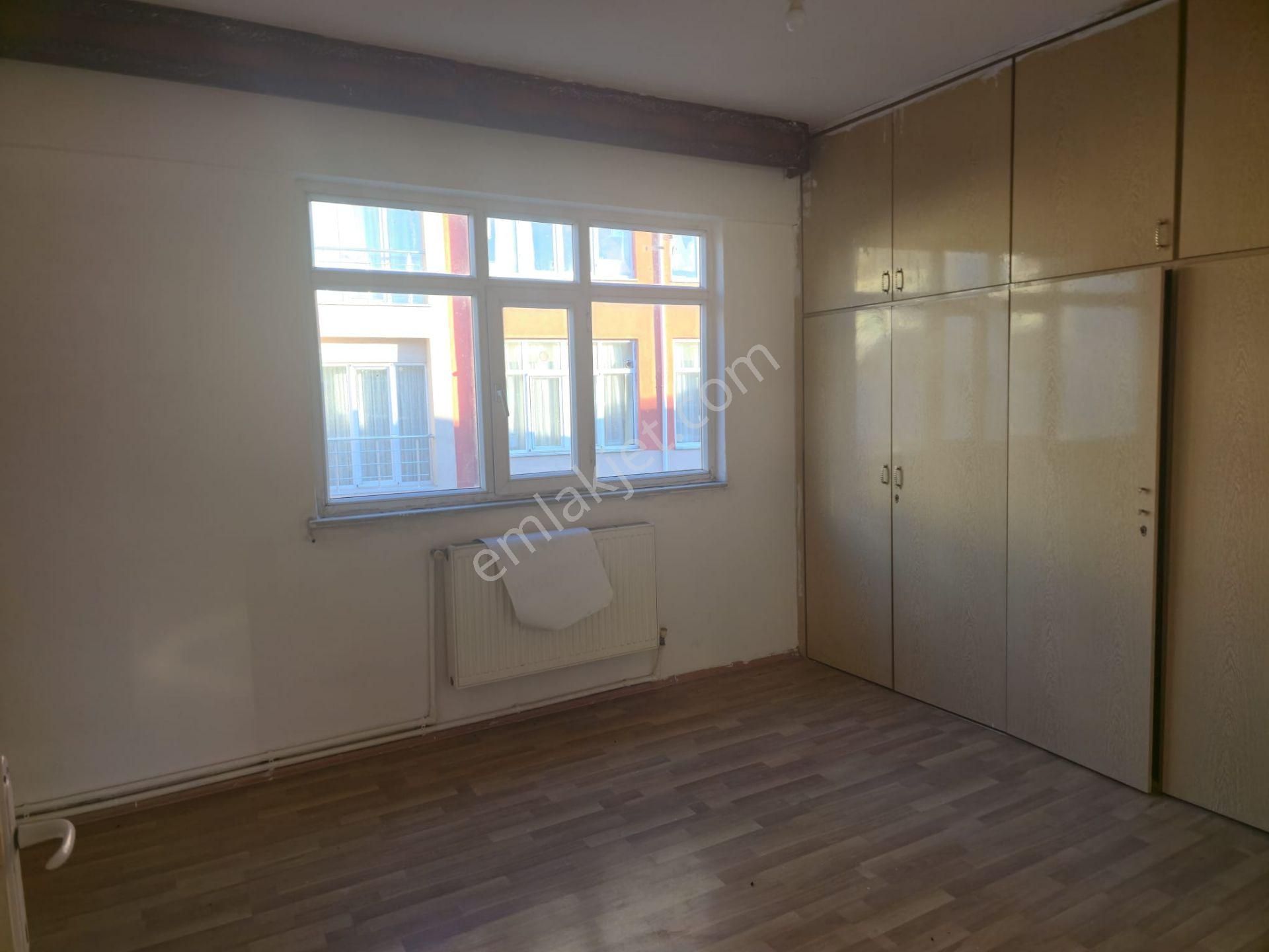 Reşadiye Mah. Türbe Karşısı Kiralık 2+1 Geniş Daire - Görsel 6