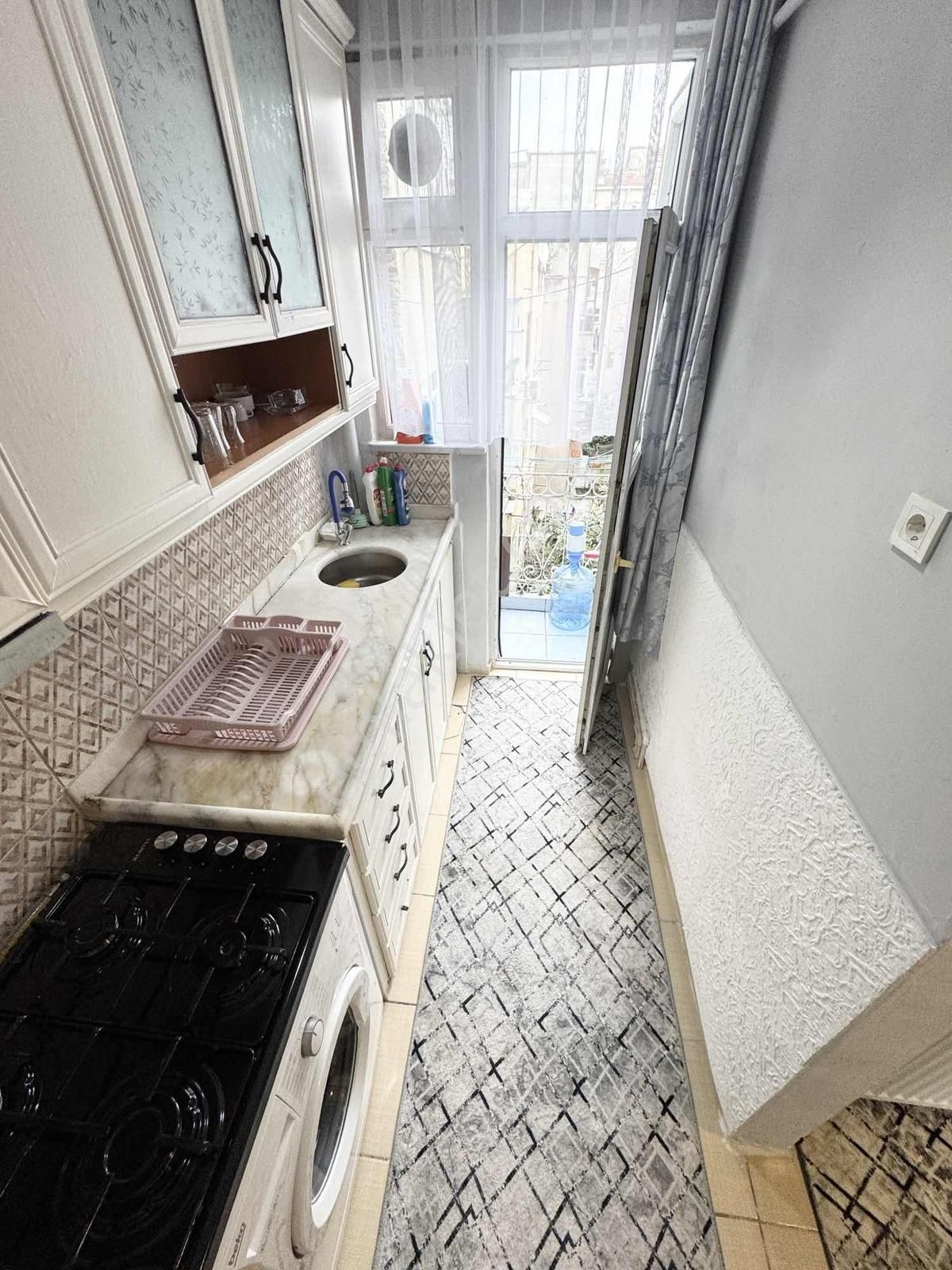 Hastane Ve Marmaray Eşyalı Yakını Kiralık 1+1 Daire - Görsel 14