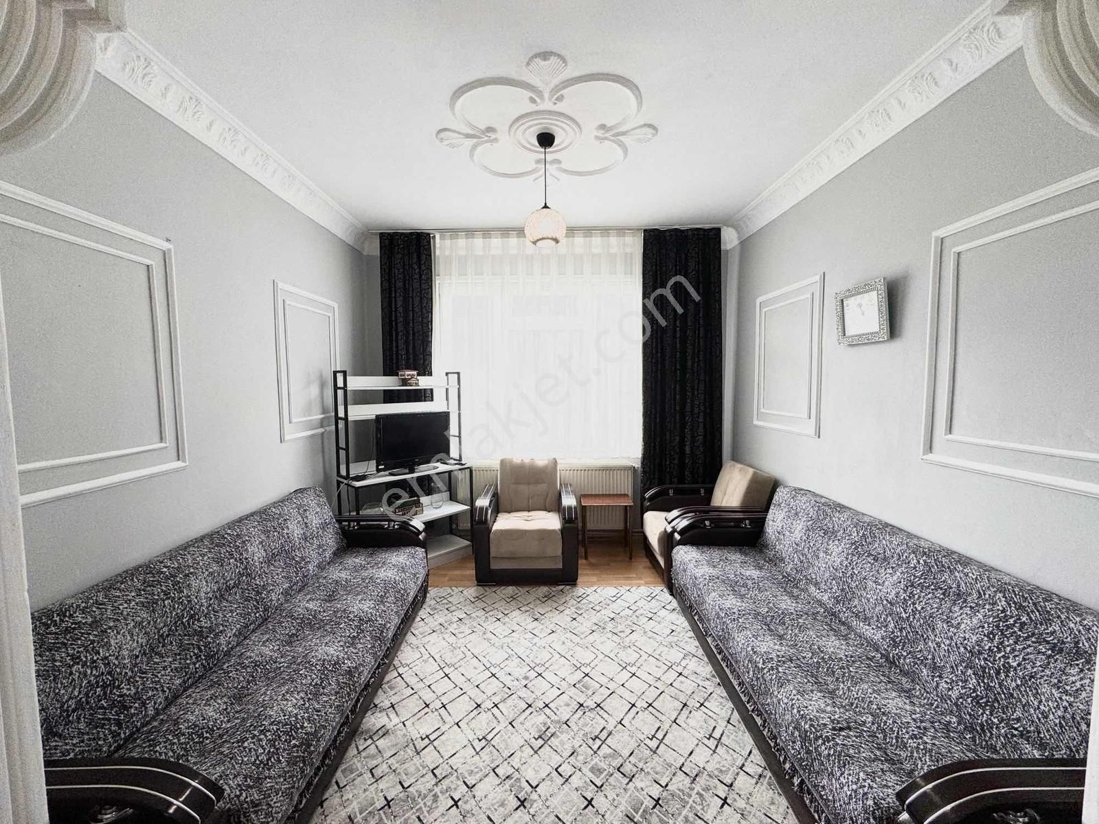 Hastane Ve Marmaray Eşyalı Yakını Kiralık 1+1 Daire - Görsel 4