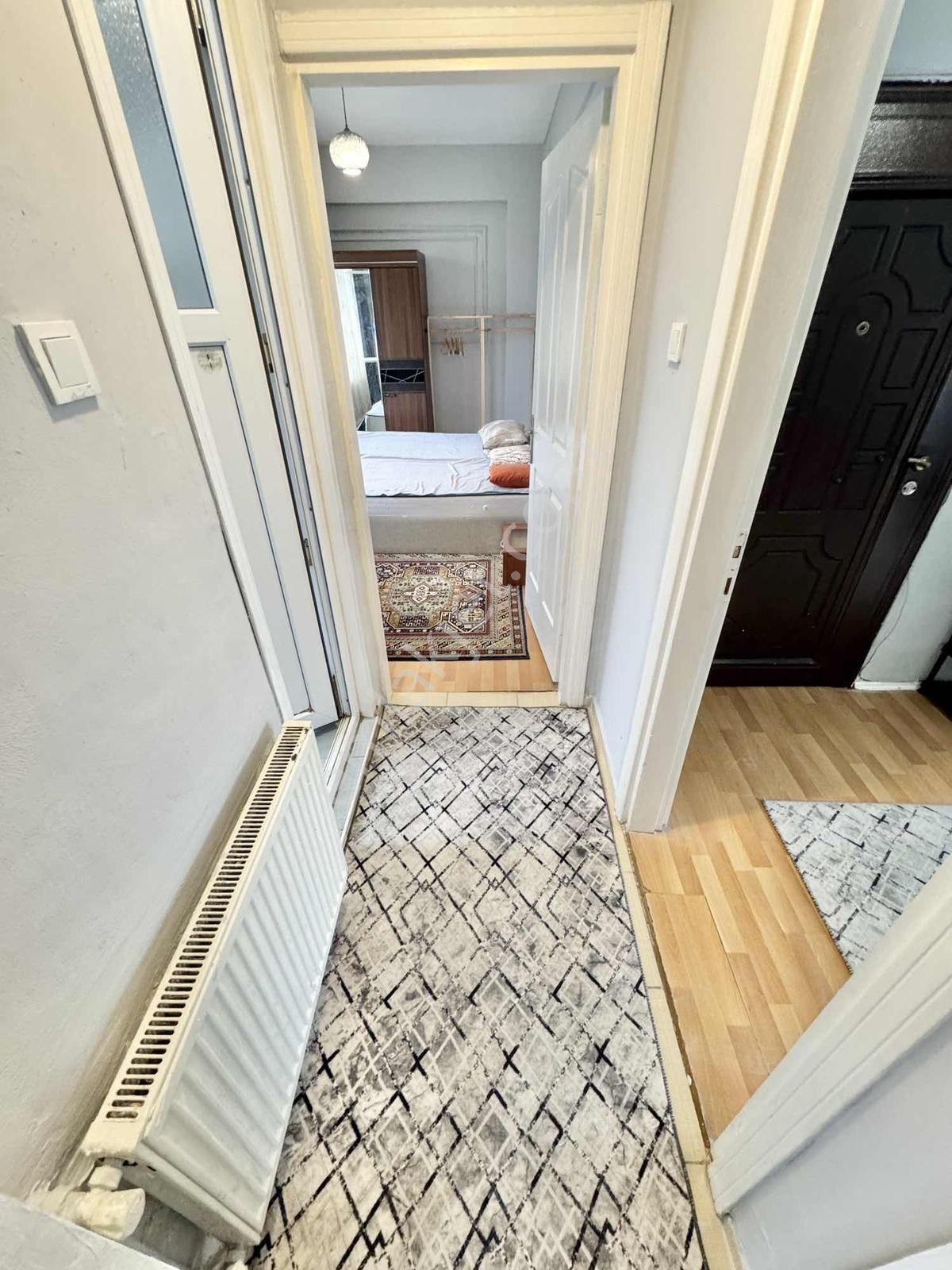 Hastane Ve Marmaray Eşyalı Yakını Kiralık 1+1 Daire - Görsel 2