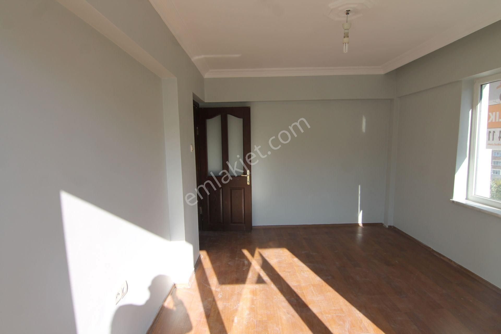 Çanakkkale Barbaros 3+1 Arakat Kiralık Daire - Görsel 24