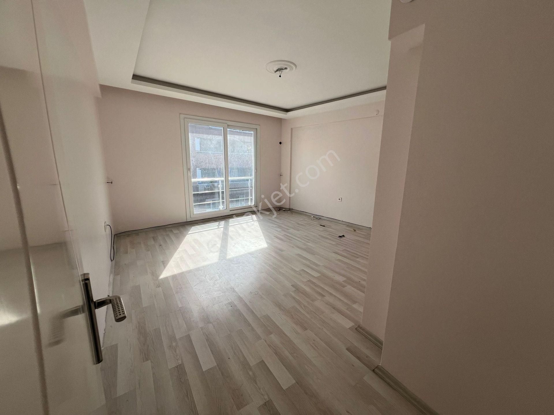 Konak Ulubatlı Mah.de 2+0 Ayrı Mutfak Balkonlu Havadar Ferah Kiralık Daire