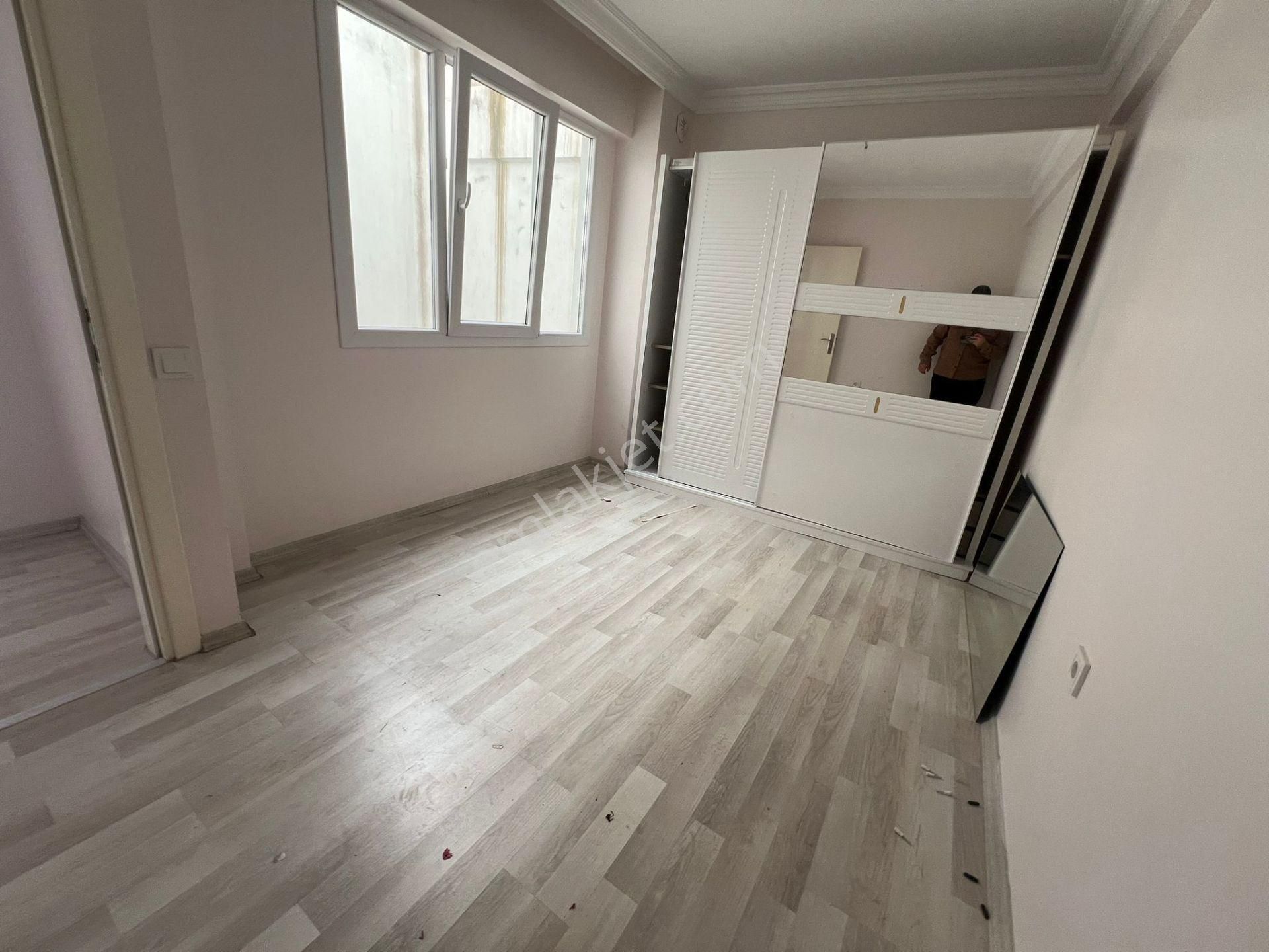 Konak Ulubatlı Mah.de 2+0 Ayrı Mutfak Balkonlu Havadar Ferah Kiralık Daire - Görsel 8