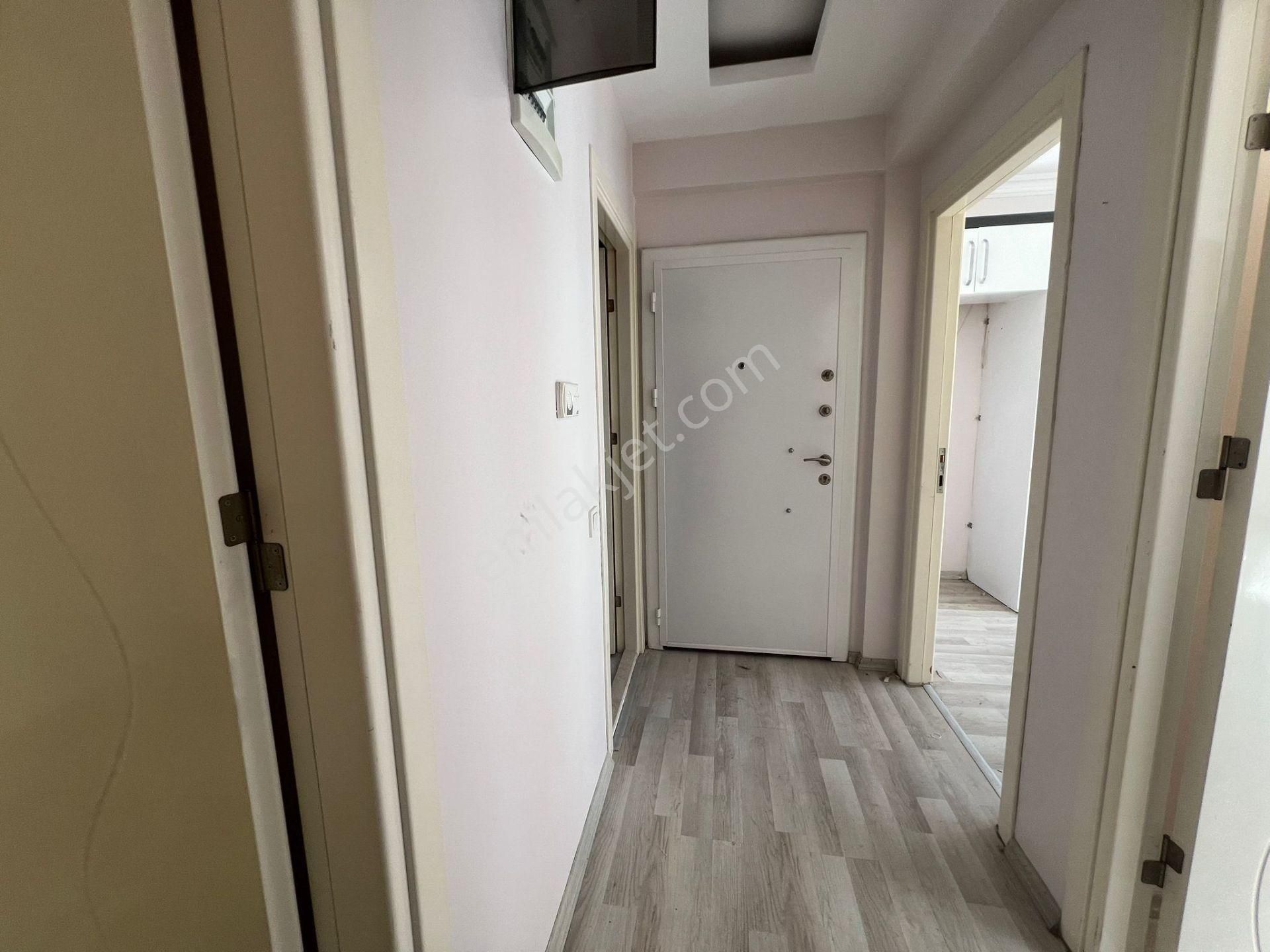 Konak Ulubatlı Mah.de 2+0 Ayrı Mutfak Balkonlu Havadar Ferah Kiralık Daire - Görsel 19