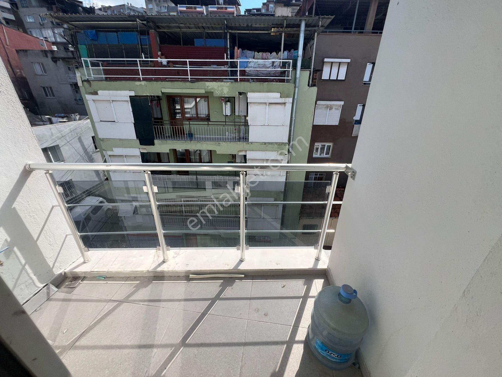 Konak Ulubatlı Mah.de 2+0 Ayrı Mutfak Balkonlu Havadar Ferah Kiralık Daire - Görsel 20