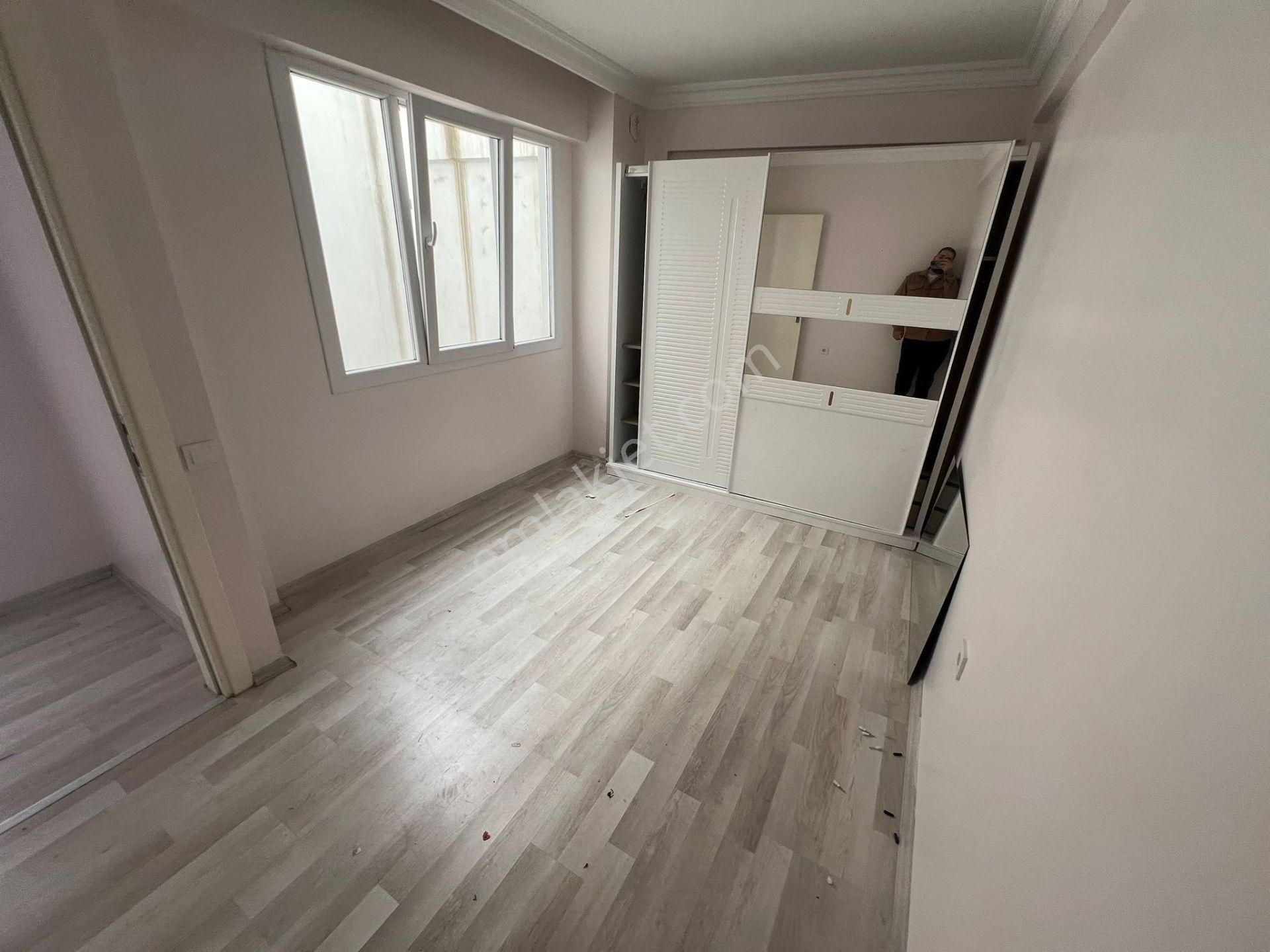 Konak Ulubatlı Mah.de 2+0 Ayrı Mutfak Balkonlu Havadar Ferah Kiralık Daire - Görsel 7
