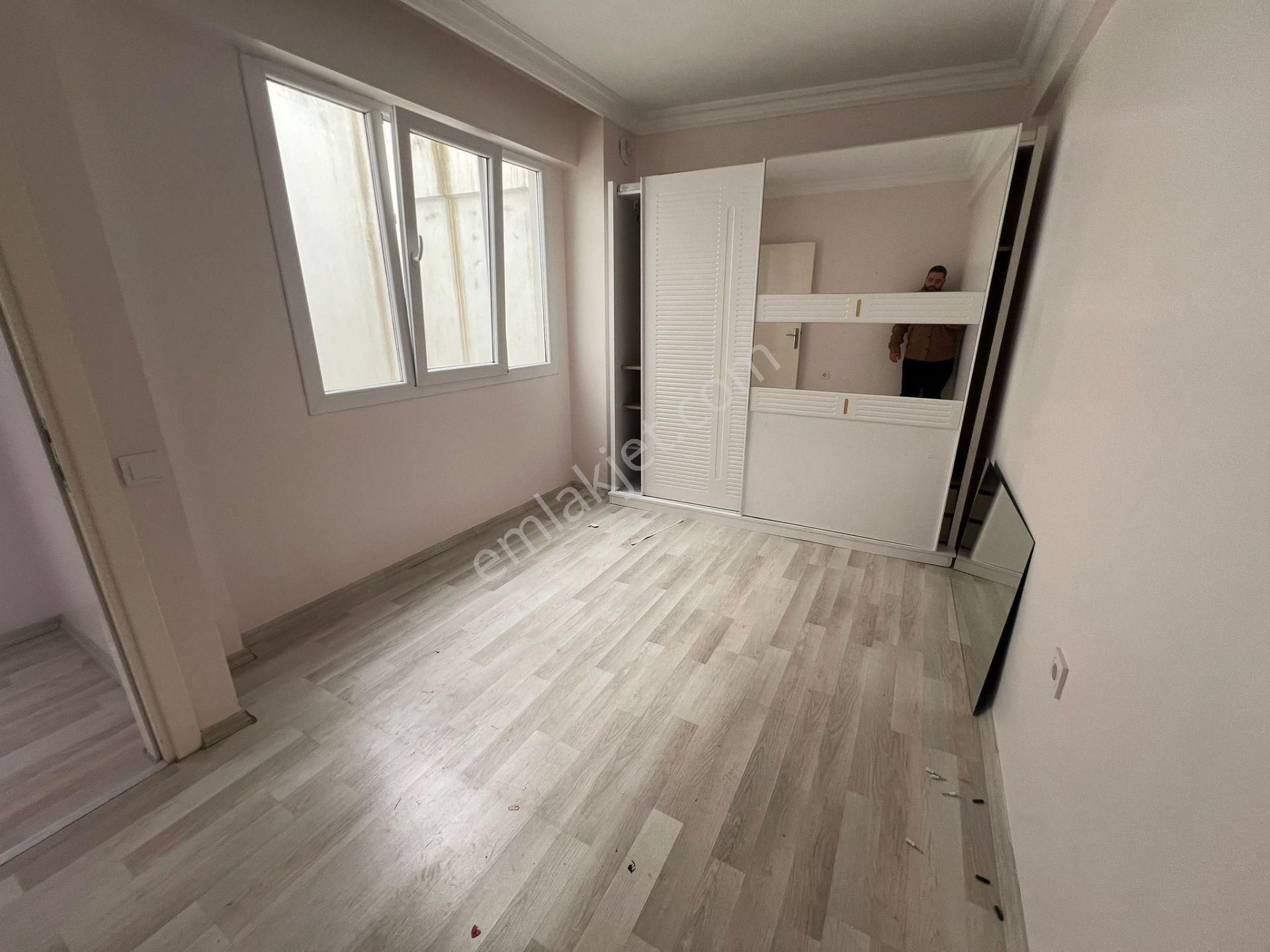 Konak Ulubatlı Mah.de 2+0 Ayrı Mutfak Balkonlu Havadar Ferah Kiralık Daire - Görsel 5