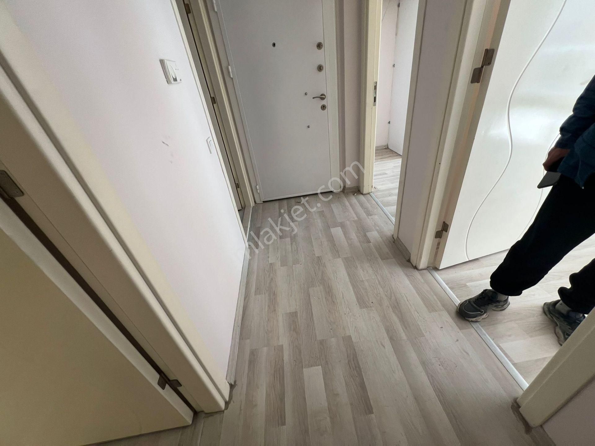 Konak Ulubatlı Mah.de 2+0 Ayrı Mutfak Balkonlu Havadar Ferah Kiralık Daire - Görsel 18
