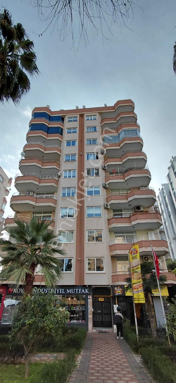 Cumhuriyet Mah.doğalgazlı Site İçerisinde Satılık 3+1 Daire