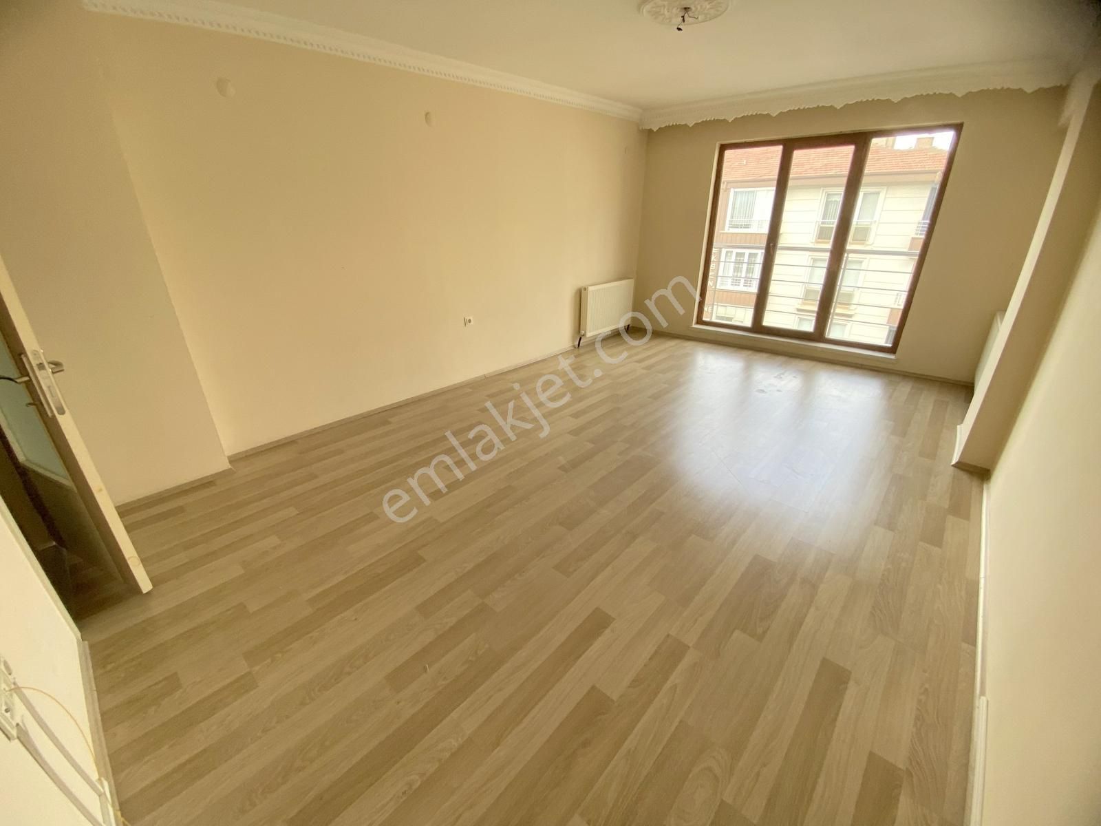 Yıldıztepe'de, 3. Kat, Yapılı, Ferah, Ana Cadde Arkası Kiralık! - Görsel 6