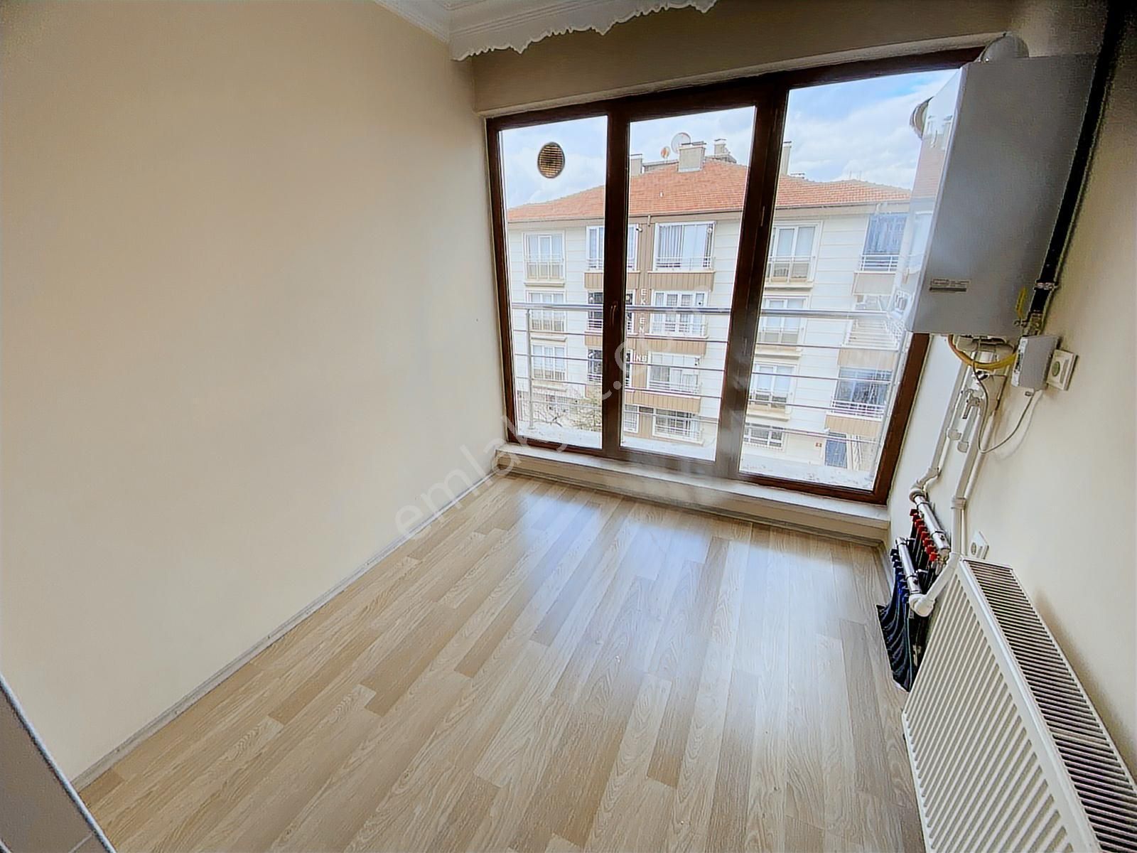 Yıldıztepe'de, 3. Kat, Yapılı, Ferah, Ana Cadde Arkası Kiralık! - Görsel 16