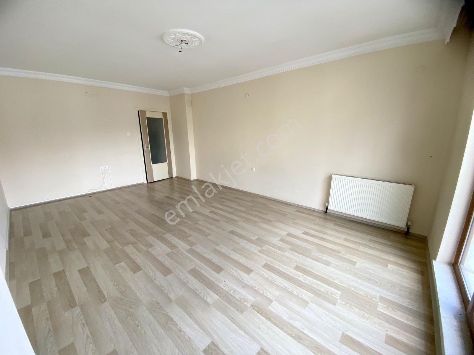 Yıldıztepe'de, 3. Kat, Yapılı, Ferah, Ana Cadde Arkası Kiralık! - Görsel 9