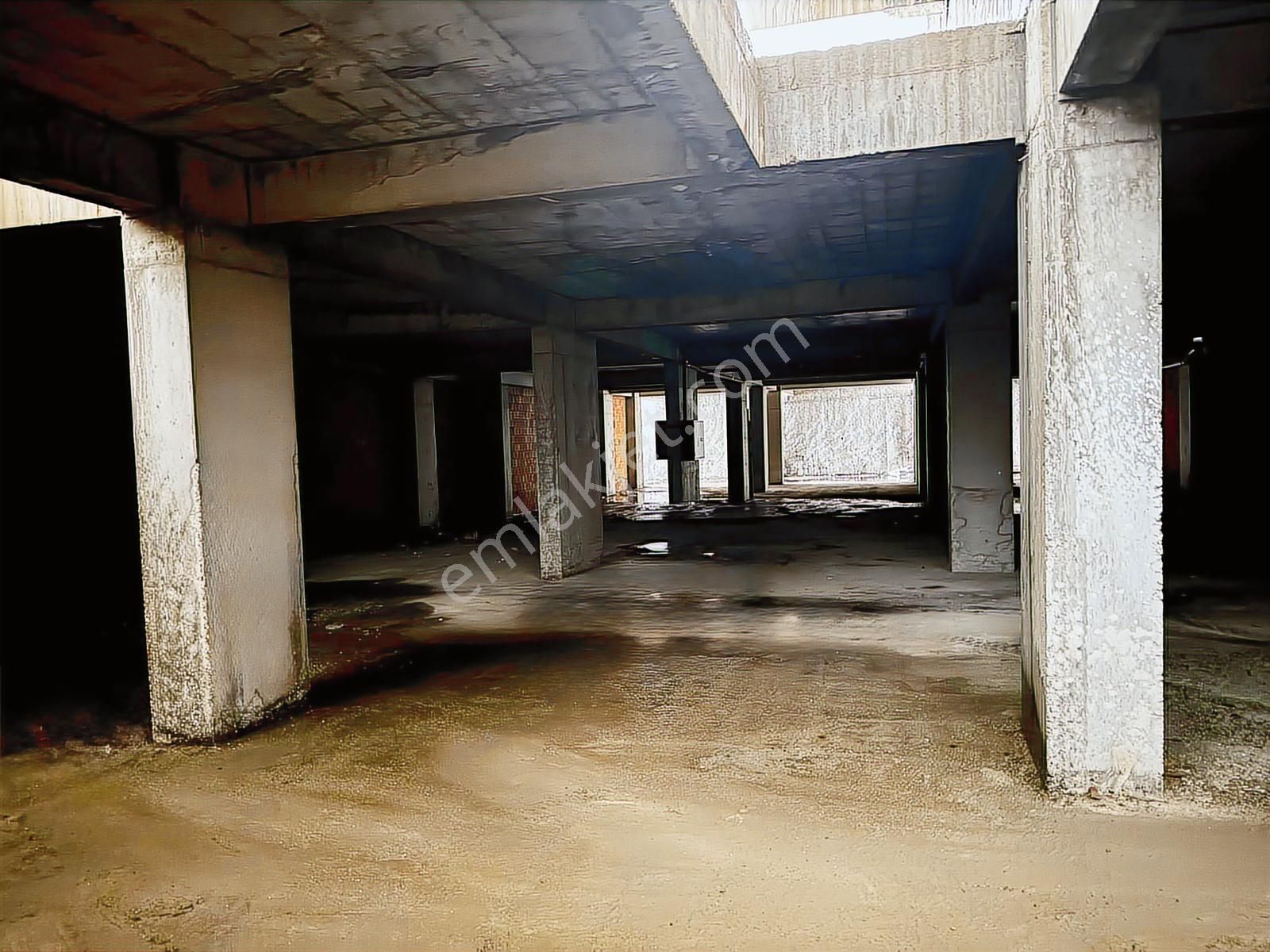 Kayapa Çamlık 'ta Dörtyol Ağzı Satılık Dükkan - Görsel 13