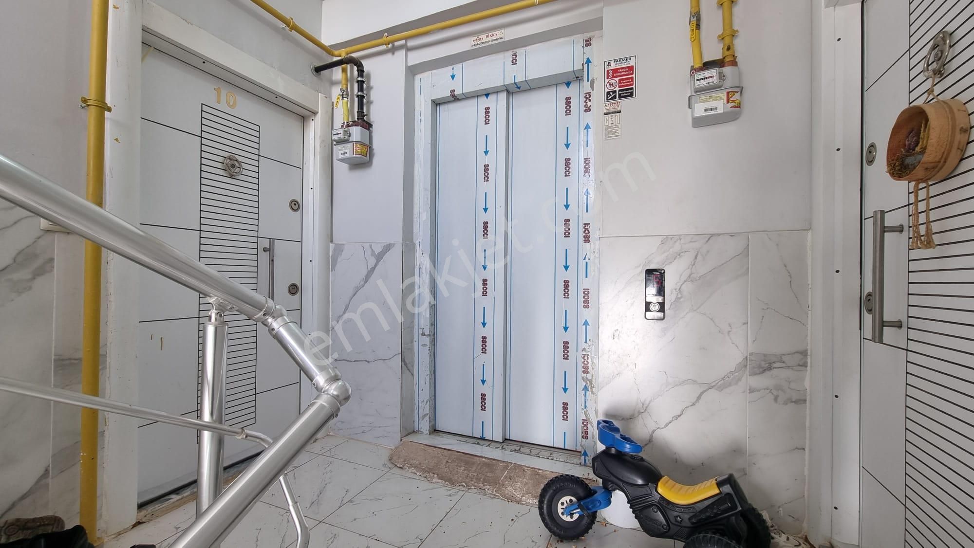 Akev Gayrimenkul'den Seyrantepe'de Site İçi 3+1 Ara Kat Daire - Görsel 17