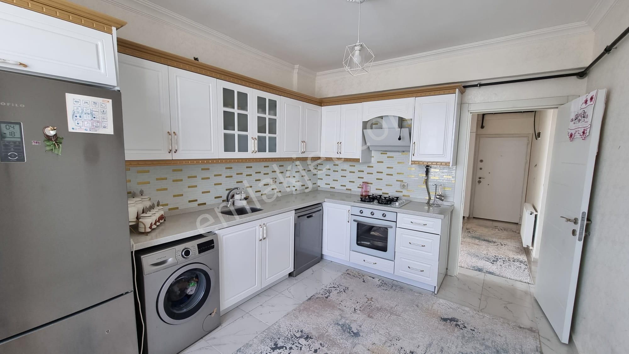 Akev Gayrimenkul'den Seyrantepe'de Site İçi 3+1 Ara Kat Daire - Görsel 7